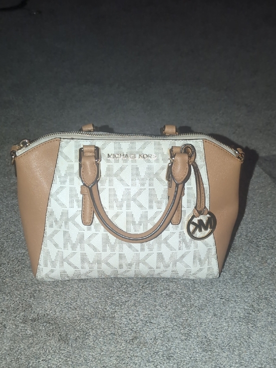 Michael Kors Handbags - Michael Kors Hand / Crossbody Purse
